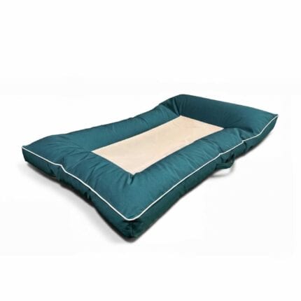 ערסל מים צף בטורקיז לגונה על רקע לבן, דגם AQua Relax של לומה.